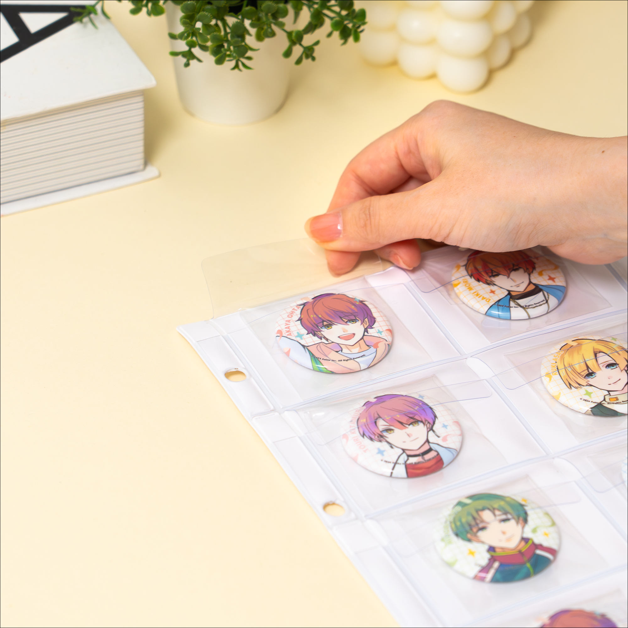 前面蓋付きポケット設計